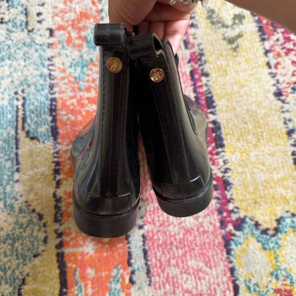 Sam Edelman Tinsley Black Rubber Rain Boots Women’s Size 8 Pull On Ankle Bootie